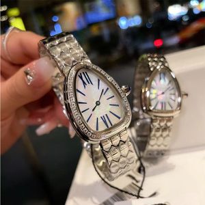 豪華な女性の時計高品質のヘビヘッドダイヤモンドステンレススチールオートマチッククォーツ時計ファッションデザイナーの女性のためのウォッチ