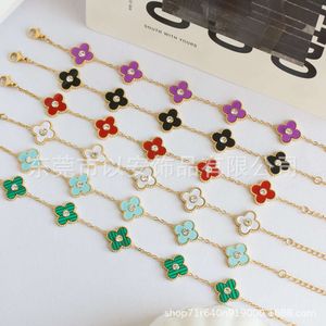 van Nuovo set di diamanti incolori su un lato Bracciale fortunato con cinque fiori di trifoglio Bracciale da donna di fascia alta Light cleef Designer di gioielli da donna