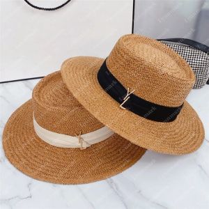 Guldspänne halmhatt för kvinnans designer strandhattar Sommargräs fläta lyxiga herrar platt monterad hink hatt bob semester sunhats casquette