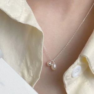 Crea collane di perle dal design semplice con catena in argento, collane di perle irregolari per ragazze giovani