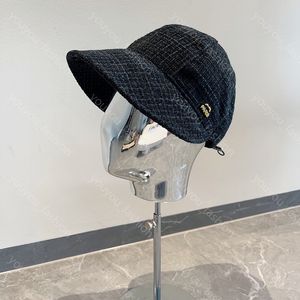 Designer Peaked Cap Mens Moda Luxo Letras De Ouro Chapéu De Detetive Para Mulheres Marca Clássica Verão Cavaleiro Caps Alta Qualidade Chapéus De Festa Ao Ar Livre Viagem -6