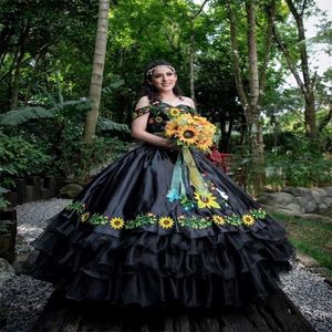 Muhteşem siyah nakış quinceanera elbiseler Meksika kapalı omuz katmanlı organze ayçiçeği tatlı 16 doğum günü on altı xv vestidos de xv 15 anos charro debutante