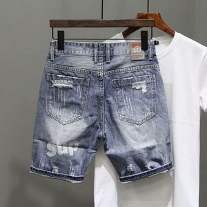 Mäns shorts Jean Bermuda Shorts Men Summer Hot Sales Black Skeleton Tryckt Casual Trousers Y2K Löst bred ben Knäslängd Korta denim Pants J240221