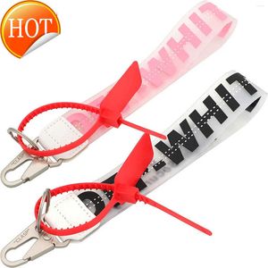 Nyckelringar Lanyards Keychain Designer Chains Key Keyring Chain Off Red and Color Fashion Silicone Wrist Band med Lanyard Car Accessories QLZA