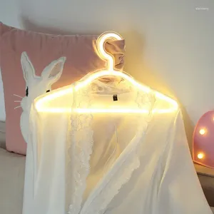 Nattlampor ledde neonljusskyltkläder stativ USB -driven hängslampa för sovrum hem bröllopsklädbutik konst väggdekor xmas gåva