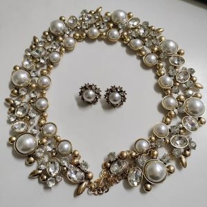 Halsband 2023 Ny mode faux pärla kristall uttalande stor krage choker halsband kvinnor indisk vintage stor bib metal halsbandsmycken
