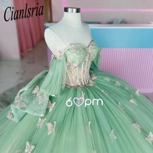 Mint Green Off Shoulder Quinceanera Dress with Farterfly Floral Applique Princess Dress Spets Sweet 15 -årig festklänning