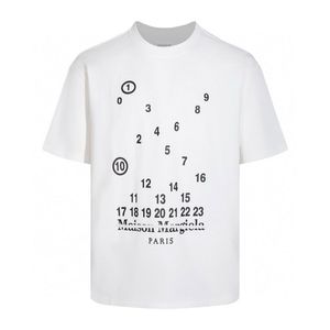 2024 Show Summer Mens MM6 티 숫자 로고 자수가있는 자수 느슨한 캐주얼 Tshirt 디자이너 휴가 여행 짧은 슬리브 티셔츠 맨 티 셔츠