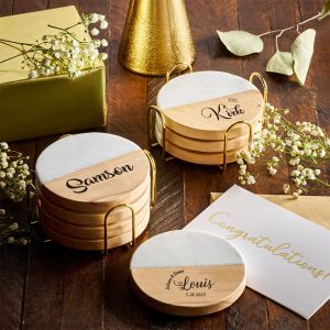 Zeigen Sie benutzerdefinierte Marmor-Holz-Untersetzer mit Gravur an. Hochzeits-Untersetzer, personalisiertes Geschenk zur Einweihungsfeier, Hochzeitstag, Einweihungsgeschenk