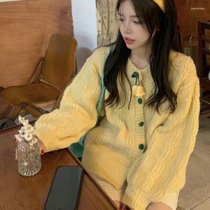 Kvinnors stickor 2024 Sweater Spring Autumn Gentle Lazy Style Topps Långärmad stickad Cardigan Soft Age Reducing Coat Casual Blus