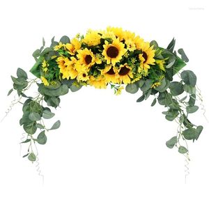 Fiori decorativi Swag floreale Corona di eucalipto di girasole artificiale per la decorazione della sedia da tavolo della porta della festa nuziale della casa dello specchio