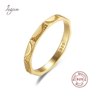 Ringar Hot Selling S925 Sterling Silver Rings Goldplated Sun Totem Shaped Ring for Man and Women Fine Engagement Jewelry Party Gift