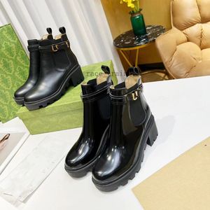 Botas de tornozelo de salto alto com fivela de letras de couro de grão redondo com zíper lateral bloco de salto botas de moda sapatos femininos ao ar livre botas de grife de luxo 34-42 1.25 03