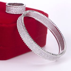 Hot Selling European och American Full Diamond Bead Buckle Armband Ring med Diamond Inlay Fashionable Women's Banquet Accessories Bangle