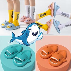 Designer Shark Slipers Summer Sliders Män Kvinnor Rainbow Slides Pink Blue Gray Sandaler Soft Tjock Cushion Slipper Cloud Slide Indoor Size36-47