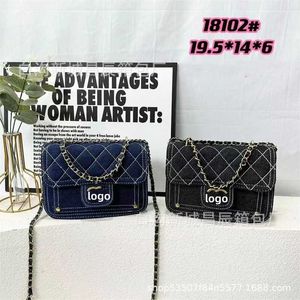 سلسلة New Canvas Denim Lingge Postman Postman العطر 2024 واحد الكتف Crossbody حقيبة يد