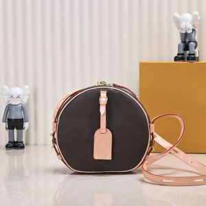 Circular Crossbody Bag Designer Bag Handväska Kvinnor Plånbok Designer Tote Bag Classic Canvas Leather Zipper Cell Telefon Pocket Card Holder Metal Latch Justerbar rem