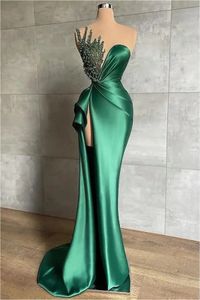 Charming Mermaid Prom Dresses Sheer Bateau Neckline Evening Gowns Beaded Side Split Floor Length Satin Special Occasion Formal Wear