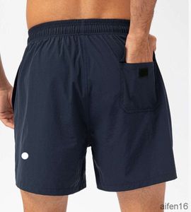 Мужские спортивные короткие быстросохнущие шорты для йоги с задним карманом для мобильного телефона, повседневные брюки для бега lululy lemenly, спортивные штаны для бега