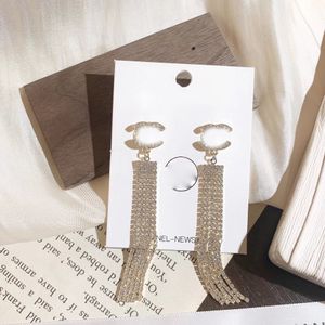 18K Altın Kaplama Lüks Marka Tasarımcıları Letting Stud Dangle Hoop Geometrik Kadınlar Uzun Tassel Kristal Rhinestone Paslanmaz Çelik Küpe Düğün Partisi Jewerlry