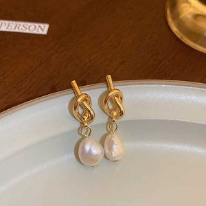Ohrringe Französische elegante Goldfarbe Bohnen gespleißte flache Perlenohrringe für koreanische Modeschmuckparty Frauen süße Accessoires 230831