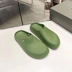 XV04 Kalite Sıradan Yarım Terlik Spor Tasarımcı Ayakkabı Kauçuk Paris Siyah Kadın Erkekler Balencaigalies Balenciagalies Balens Ciaga Sandale Beach Hotel Sliders Mule