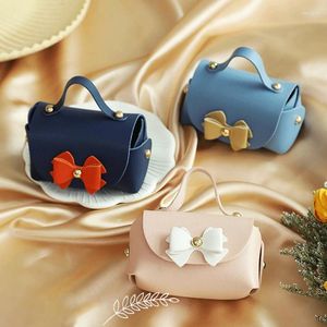 Presentförpackning blå väskor med fluga kosmetiskt ljus förpackning bröllopsfest gynnar godislåda små smycken