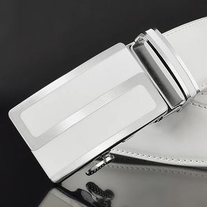 Alta qualità Lettera S Cintura in pelle bianca Uomo Designer Luxury Famoso Giovane Cowskin Jeans di marca Moda casual Ceinture Homme 240219