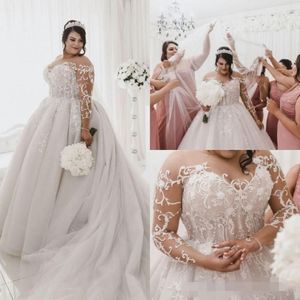 2020 Plus Size Wedding Dresses Long Illusion Hylses Spets Applique Jewel Sheer Neck Beaded Pearls Custom Made Chapel Wedding Brida241U
