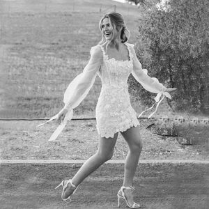 2024 Princess Short Wedding Dress Square Collar Long Puff Sleeves Rygglösa spetsapplikationer Beach Birhe Party klänningar Vestido de Novia Robe de Mariage