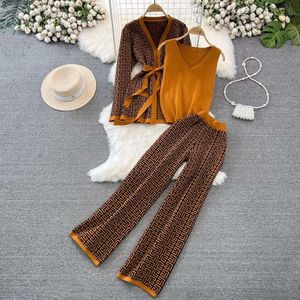 Women S Two Piece Pants Designers Winter Knitted Print Sets O Neck Long Sleeve Knitwear Wide Leg Fashion Retro Sweater Pieces Suits Il