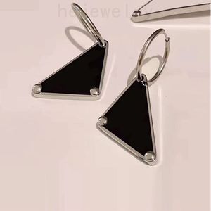 Semplice triangolo penzola orecchini di lusso orecchini a bottone orecchini da donna da uomo moda smalto bianco grande cerchio piercing orecchino di design per ragazze ipoallergenico ZB044 B4