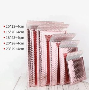 Partihandel Rose Gold Bubble Mailers Packaging Påsar Vattentäta stötsäkra kuvert Mailare med självförseglingslim Multisize