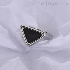 Punk Mens Triangle Designer Rings for Women Hiphop Black Love Emamel Letter Ring Collection Silver Color Bague Fare Par Luxury Ring Classical Jewelry ZB040 B4