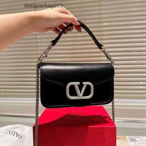 2023 New Classic Beauty Handbags 핸드백 여성 Valantiino Red Designer Bags 럭셔리 가치 다이아몬드 체인 어깨 크로스 바디 백 Womens Light 9azk