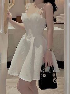 Abiti casual Donna Abito bianco sexy con fionda Abito corto elegante da donna senza maniche Mini pattinatore