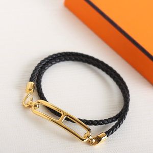 2024 Luxury Quality Charm Armband med äkta läder för kvinnor och man smycken gåva Choker design har stämpelbox PS3970A