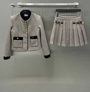 Two Piece Dress designer brand 2023 Autumn/winter New Nanyou Ce Small Fragrant Wind Contrast Gold Buckle Double Pocket Short Coat+pleated Skirt Set HH3D