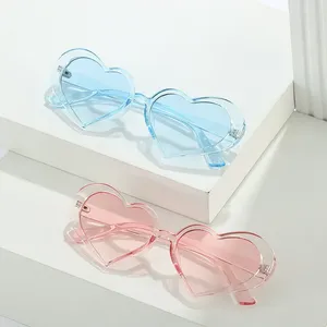 Óculos de sol senhoras em forma de coração mulher marca designer moda sem aro claro oceano lentes óculos de sol em forma de coração