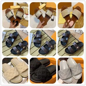 Chinelos de designer de luxo mulheres casais piscina travesseiro sandálias mulheres slides de couro branco preto rosa linho bege amadeirado famosa plataforma sandália verão praia chinelos d8