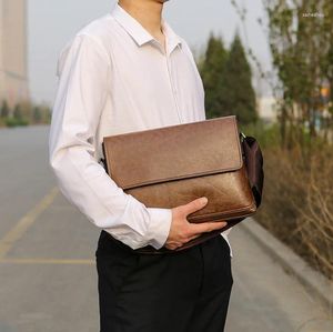 Briefcases Men's Leather Bag 2024 Business Casual Pu Single Shoulder Diagonal Multifunctional Solid Color Briefcase