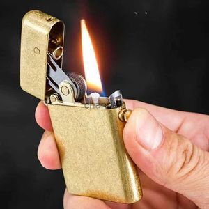 Tändare Creative Brass Kerogen Windproof Lighter Mechanical Automatic Jet Bensin Cigarettändare IC Retro Mens Gift YQ240222