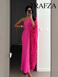 Podstawowe sukienki swobodne Trafza Summer Women Solid 3D Asymetryczna sukienka Modna i elegancka damska wyjątkowo duże jedno ramię długie rękaw luźne imprezę J240222