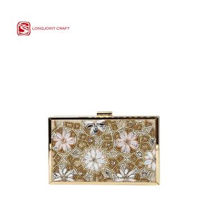 Kvinnors nya stil Pearl Embroidery Daisy med Diamond Handbag Fashion One Shoulder Messenger Bag 240222 240222
