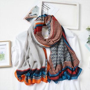 Halsdukar lätt och bärbar lyx sjal halsduk för kvinnor som reser varmt tryck