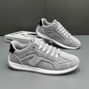 Scarpe da uomo primavera e autunno tendenze sportive versatili casual scarpe da corsa Forrest Gump un piede suola morbida antiscivolo scarpe da uomo resistenti all'usura alla moda