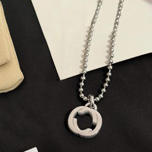 Collane di diamanti Catene Pendenti di design Girocollo Ciondolo con lettera di marca da donna Accessori per gioielli da sposa da donna in oro 18 carati di alta qualità in acciaio inossidabile da uomo