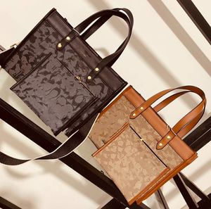 Designer Luxury Fashion Vintage Printed Handbag Versatile Wide-rem axel Messenger Påsar