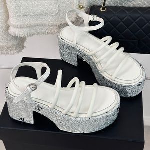 Womens Chunky Platform Heels Sandals Designer Slingbacks Dress Sheos Calfskin/Strass Pumps Adjustable Ankle Buckle Leisure Shoes Luxurys Casual Shoe