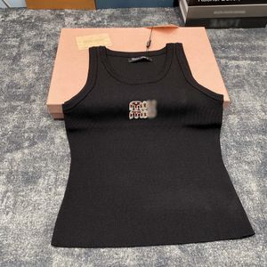 Mui Mui Top Designerswomen's Tanks Анаграмма, снятые в валоте, майки с хлопчатобумажными топами дизайнерские костюмы вязаные женские вершины QW